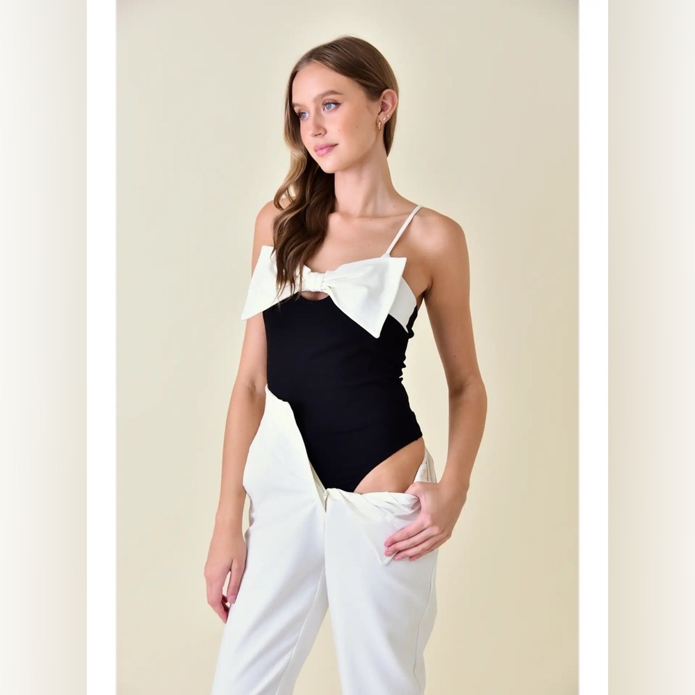 NWT Viral Zara Influencer Bow Tie Black and White bodysuit size Large - Picture 4 of 9